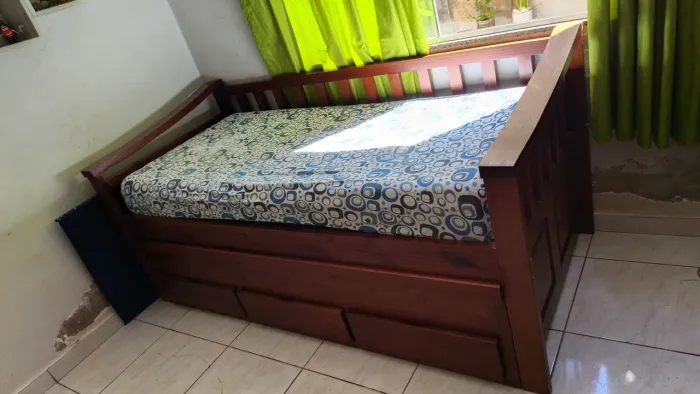 BI-CAMA EM MADEIRA R$2.500 VALOR *