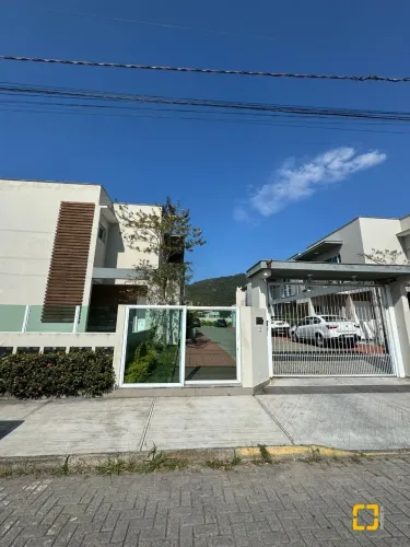 CASA EM CONDOMÍNIO - 3 DORMITÓRIOS - RIBEIRÃO DA ILHA FLORIANÓPOLIS