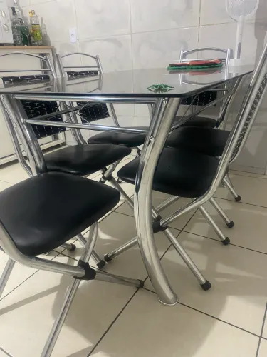 Mesa 6 cadeiras acrílica vidro