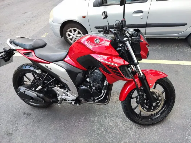 Fazer 250 2023 Vermelha | Aceito troca em moto