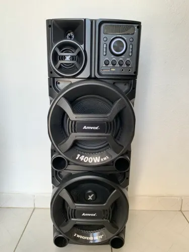 Vende-se som Amvox - modelo ACA 1402 TITAN BLACK 1400W.