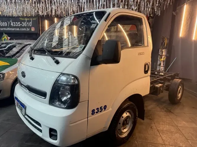 Kia Motors Bongo K-2500 2.5 4X2 TB Diesel 2013