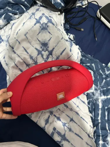 JBL BOMBOX