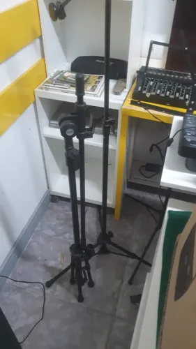 Microfone Condensador JTS JS1E com cabo , pedestral e suporte
