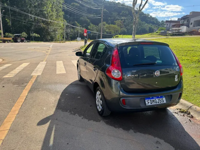 Fiat Palio Attractive 1.0 EVO Fire Flex 8V 5P 2013