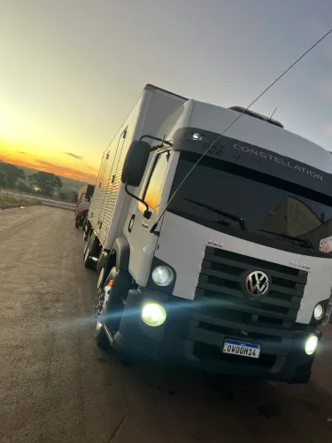 Caminhão 24 280 truck baú top