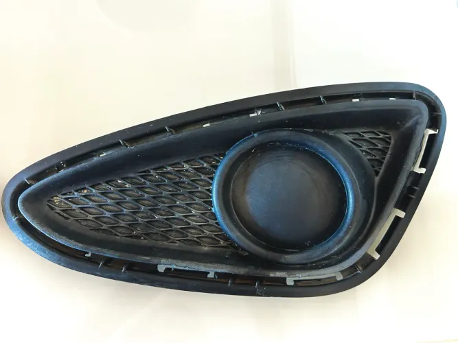 Grade/Moldura milha HB20S 2012-2015 (tampa cega / sem furo)