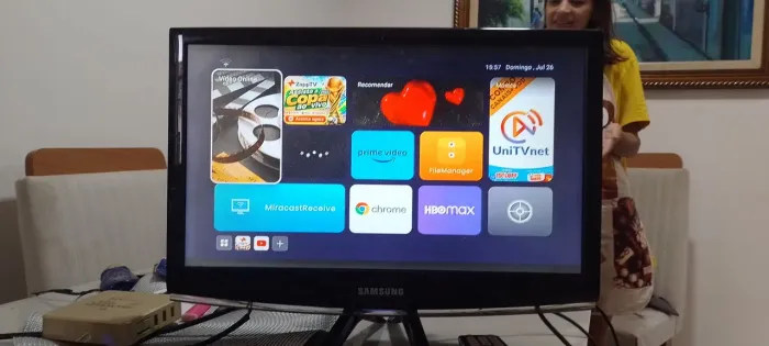 Tv monitor Samsung 20 polegadas. Não acompanha conversor