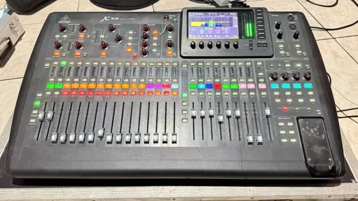 MESA DE SOM X32 FULL