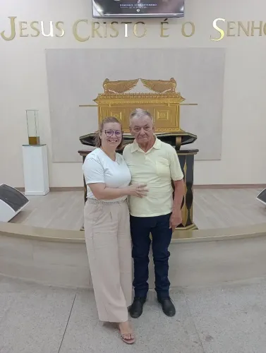 ACOMPANHANTE HOSPITAR/DOMICILIAR E CUIDADORA.