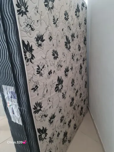 Vende-se cama box 1 mês de uso em perfeito estado