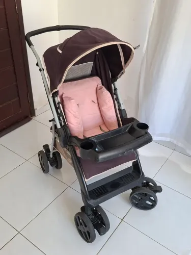 Carrinho de passeio bebê