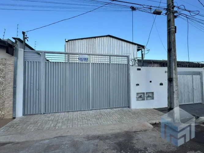 Galpão para alugar, 100 m² por R$ 2.000,00/mês - Parque Retiro - Varginha/MG