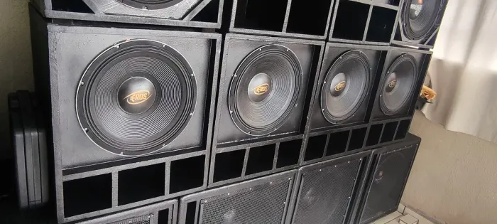 Caixa de som miniscooper 15 polegadas com falantes Eros 500 rms novos carcaça de alumínio