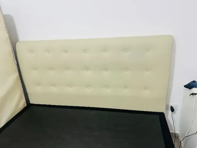Cabeceira de cama queen couro bege