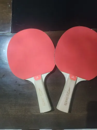 Duas raquete de ping pong praticamente novas