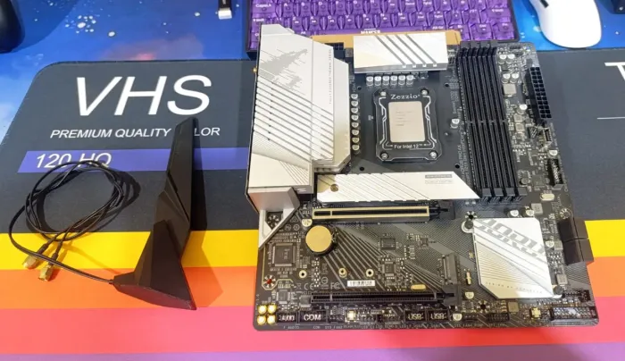 KIT I5 13400 + PLACA MÃE AORUS ELITE B660M AX DDR5 PARA SAIR RÁPIDO