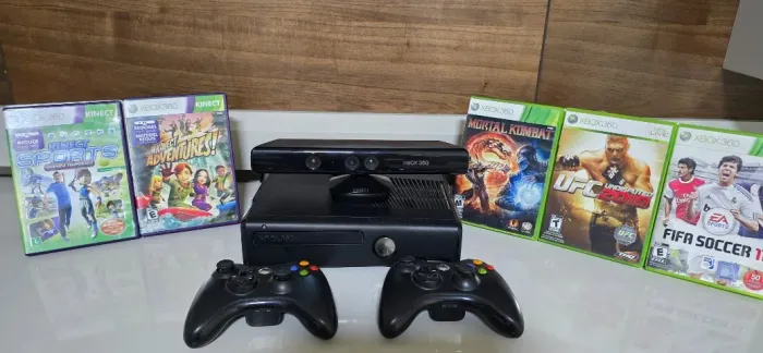 XBOX 360 + 2 CONTROLES + KINECT + 5 JOGOS