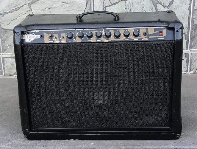 Cubo de guitarra meteoro.