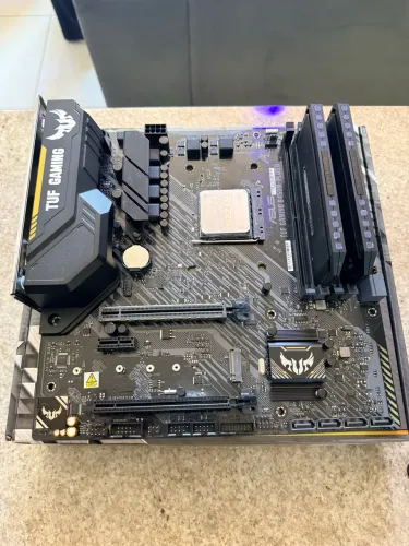 KIT UPGRADE RYZEN 7 5700X3D + DOMINATOR + B450 TUF 