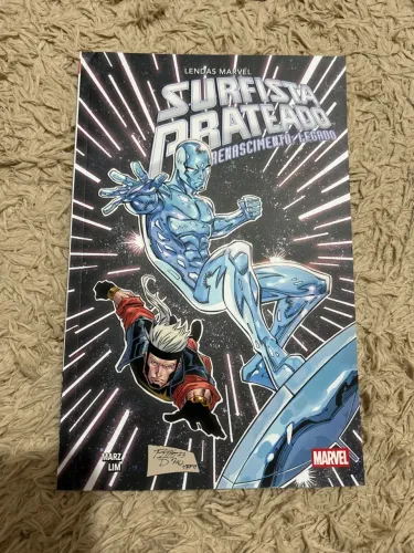 Surfista Prateado