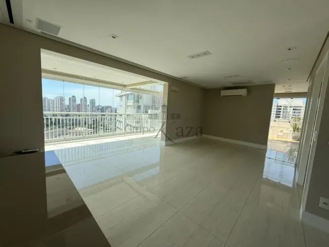 Cobertura Duplex - Vila Andrade - 3 Suítes - 250m².