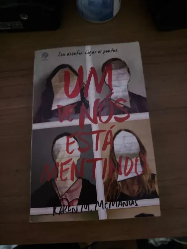 Livro um de nós está mentindo 