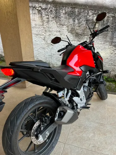 HONDA CB 300F ABS - OPORTUNIDADE IMPERDÍVEL!