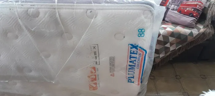 Vendo colchão de solteiro