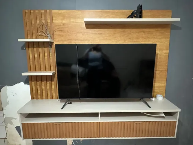 Painel para TV com armário 