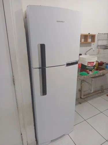 Geladeira Brastemp Frost Free Duplex compartimento Extrafrio. 375l