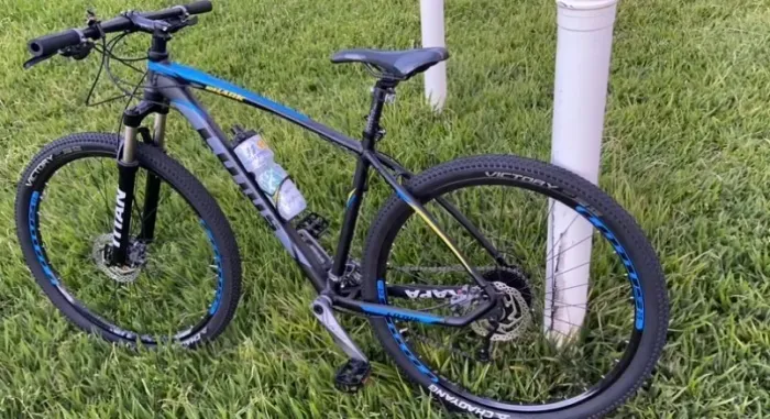 Bicicleta semi nova pouquíssima usada