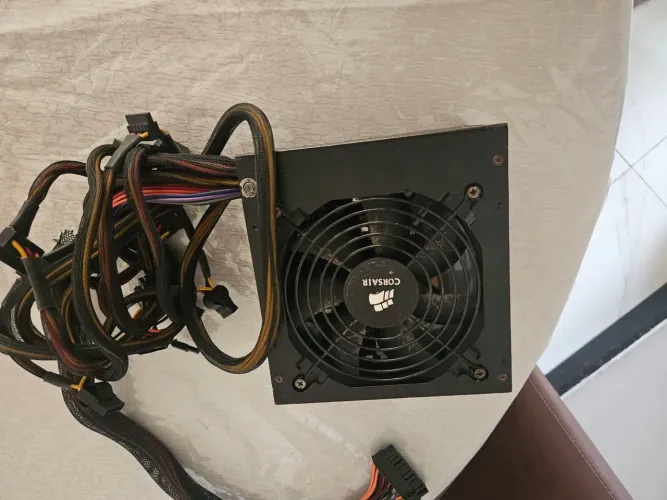 Fonte 600 watts corsair 