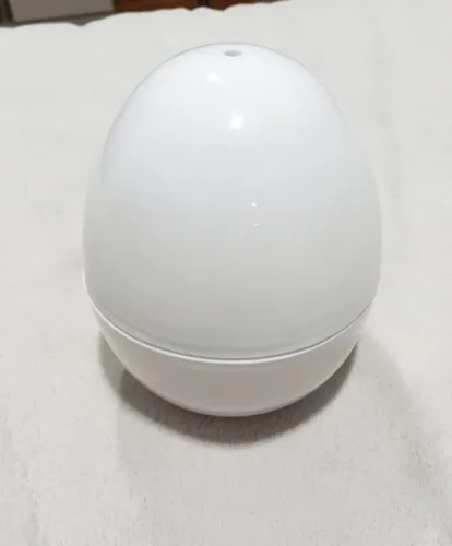 Suporte criativo para cozimento de ovo no microondas