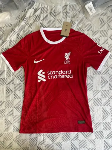 Camisa Liverpool I 2023/2024 Jogador - TAM P