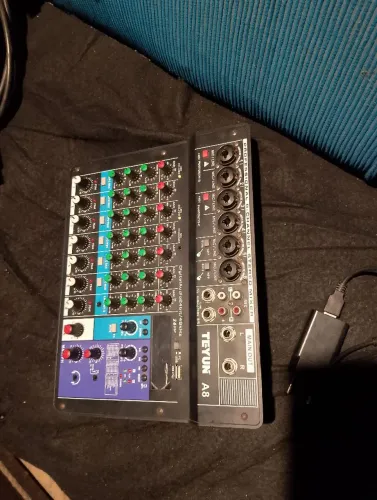 Vendo mesa de som 7 canal zero zero