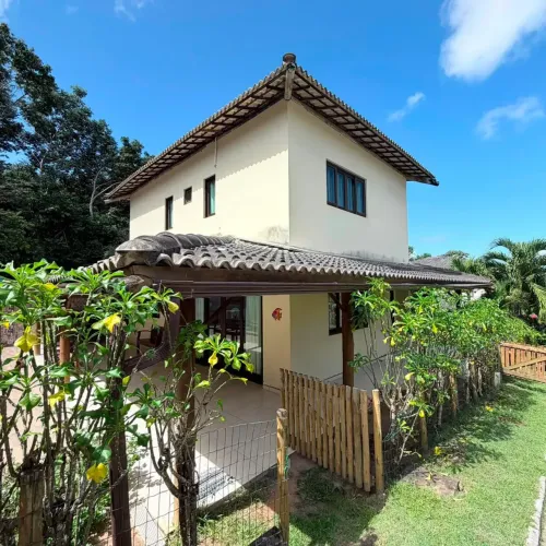 EXCELENTE CASA NO CONDOMÍNIO VARANDAS DO CASTELO - PRAIA DO FORTE, 4/4 3 suítes, sala em 3