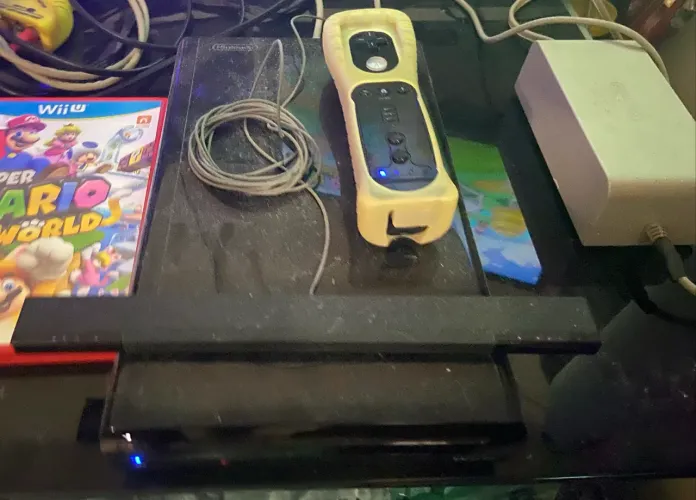 Nintendo Wii U Com Caixa 1 Jogo Fonte Originais 2 Remotes Sem Game Pad