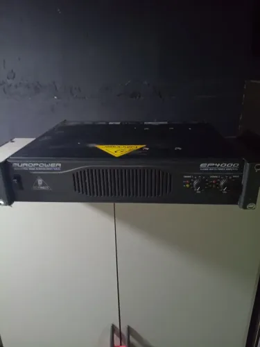 Amplificador Behringer EP 4000