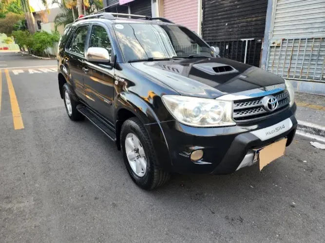 Toyota Hilux SW4 SRV D4-d 4X4 3.0 TDI Dies. AUT 2011