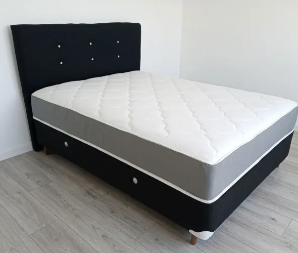 Vendo cama box molas completo . Entrego grátis para Curitiba