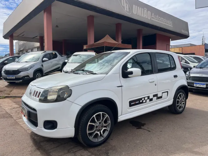 Fiat Uno Sporting 1.4 EVO Fire Flex 8V 4P 2012
