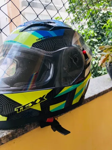 Vendo Capacete Texx com viseira Solar