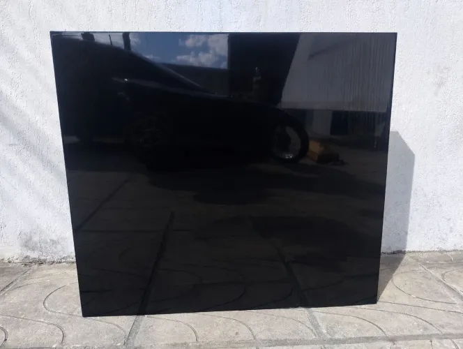 Vendo placa para clínica de parede , seus meses de uso, ótimo estado!