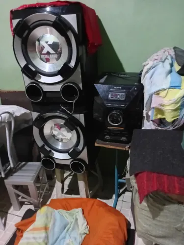 Tô vendendo um som completo por 400reais mais faço por menos som sony