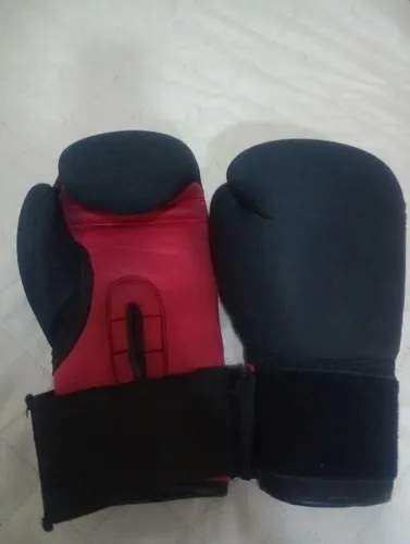 Luva de boxe da Adidas em ótimas condições