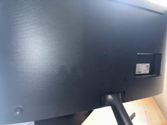 Monitor 32 4K Ultra HD UJ590 Perfeito Estado