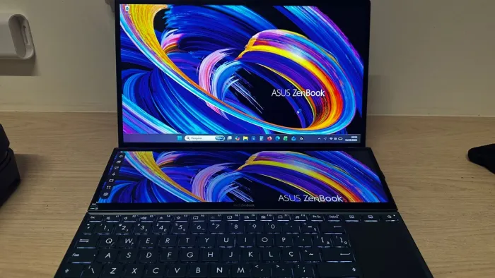 Notebook Notebook Asus Zenbook Duo praticamente NOVO com preço ESPETACULAR 
