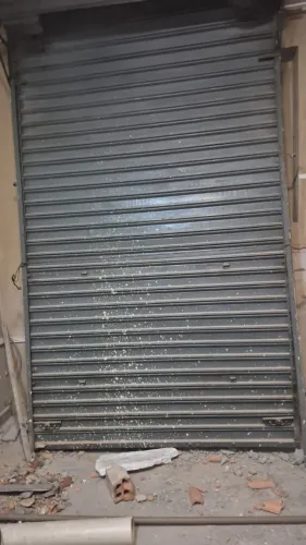 Duas Portas de Aço Comercial / Enrolar - Ótimo Estado
