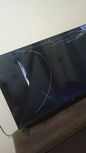Tv TCL para retirada de peças
